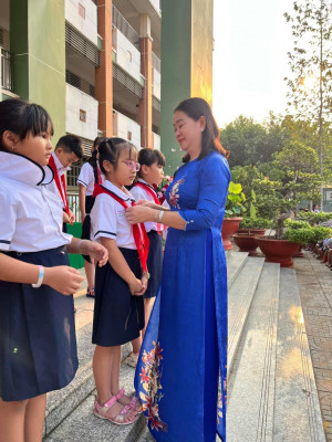 TỔ CHỨC LỄ KẾT NẠP ĐỘI VIÊN NĂM HỌC 2022 - 2023
