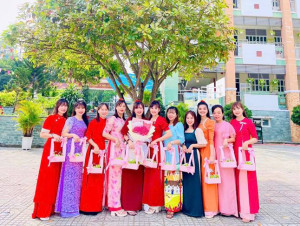 CÔNG ĐOÀN TRƯỜNG TH CHÁNH PHÚ HÒA HƯỞNG ỨNG TUẦN LỄ ÁO DÀI
