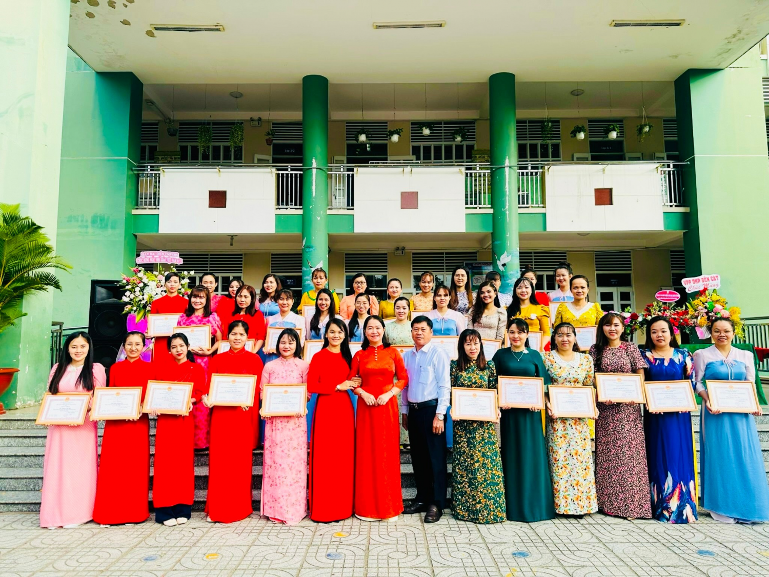 TRƯỜNG TIỂU HỌC CHÁNH PHÚ HÒA  TỔ CHỨC CÁC HOẠT ĐỘNG CHÀO MỪNG NGÀY 20/11/2023