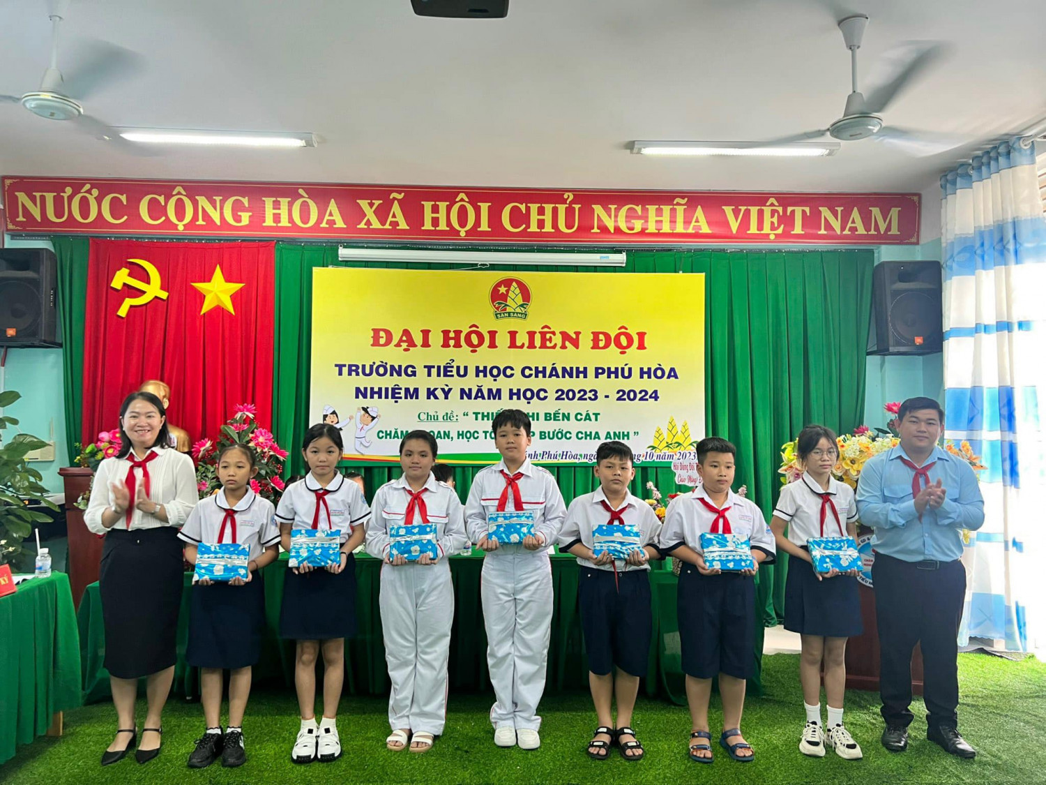 ĐẠI HỘI LIÊN ĐỘI ĐIỂM KHỐI TIỂU HỌC NHIỆM KỲ NĂM HỌC 2023 - 2024 TRƯỜNG TIỂU HỌC CHÁNH PHÚ HÒA