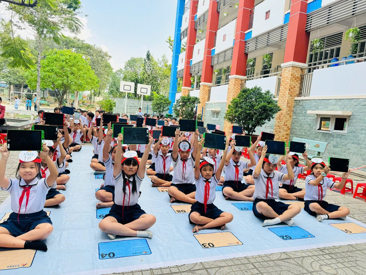 HỘI THI RUNG CHUÔNG VÀNG TÌM KIẾM TÀI NĂNG NHÍ THÔNG MINH