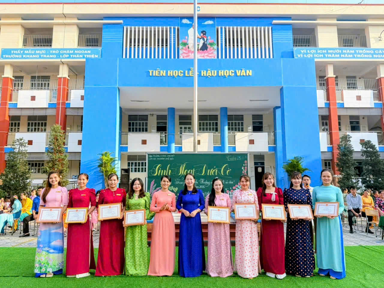 Trường Tiểu học Chánh Phú Hòa đã phát động cuộc thi ảnh Online đến tập thể CB-GV-NV.