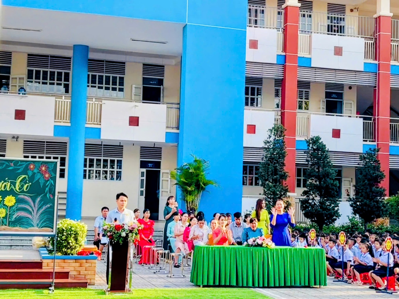 SINH HOẠT DƯỚI CỜ TUẦN 28