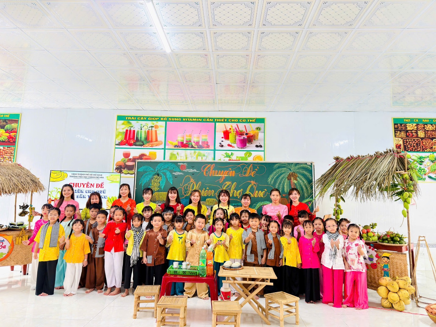 Trường Tiểu học Chánh Phú Hoà đã tổ chức hoạt động “Phiên chợ quê”