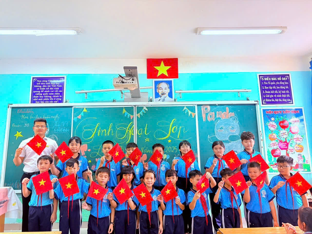 SINH HOẠT TẬP THỂ LỚP 4